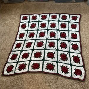 Rose Floral Afghan Throw Blanket Red Flower Red Green Cream Crochet Retro GUC
